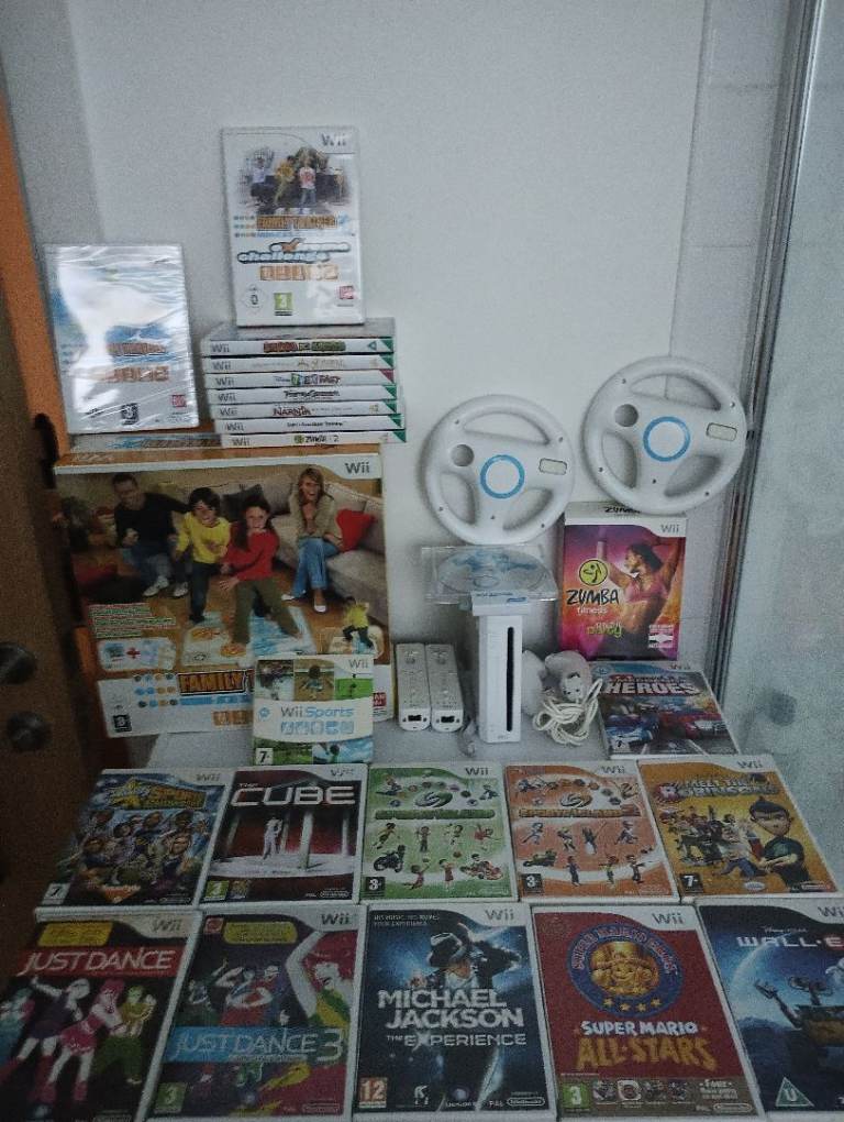 Nintendo Wii Console With Boxed Family Trainer 25 Games And Accessories In Good Condition £100