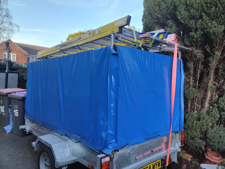 Phoenix trailer 8x4 aprox caged 