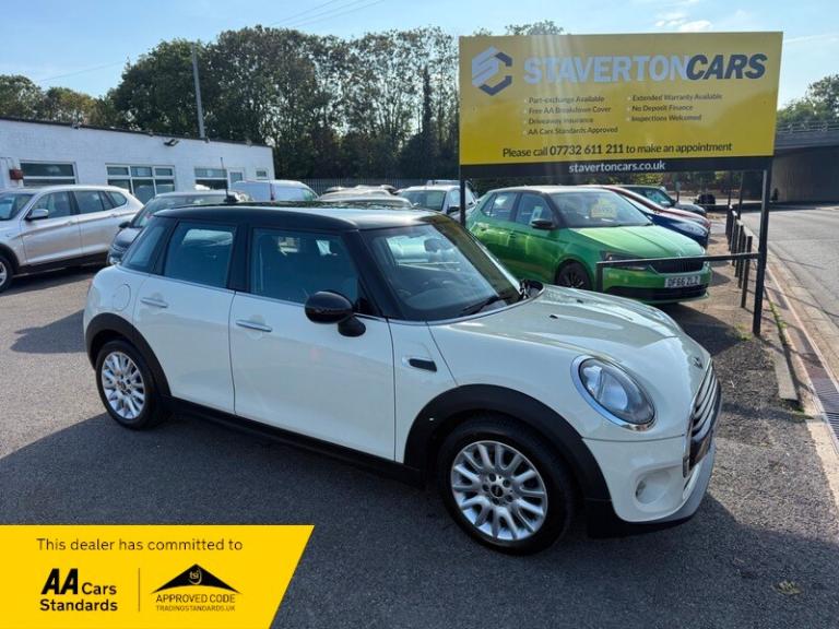 2015 MINI Mini COOPER 1.5 Petrol 5 Door White