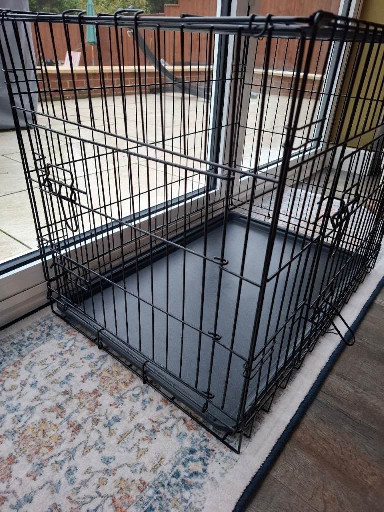 Medium dog crate 