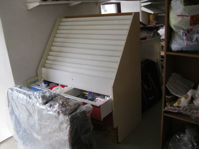 image for RETAIL BOOK MAGAZINE CARDS DISPLAY STAND RACK SHELVING GUNNISLAKE PL18 9NA