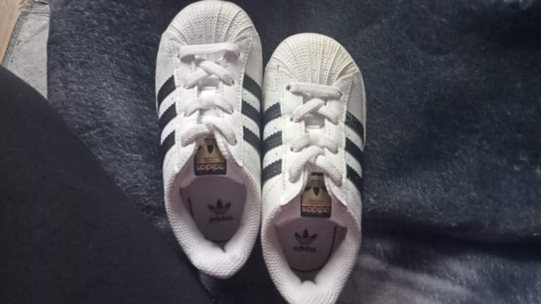 image for Kids unisex trainers 