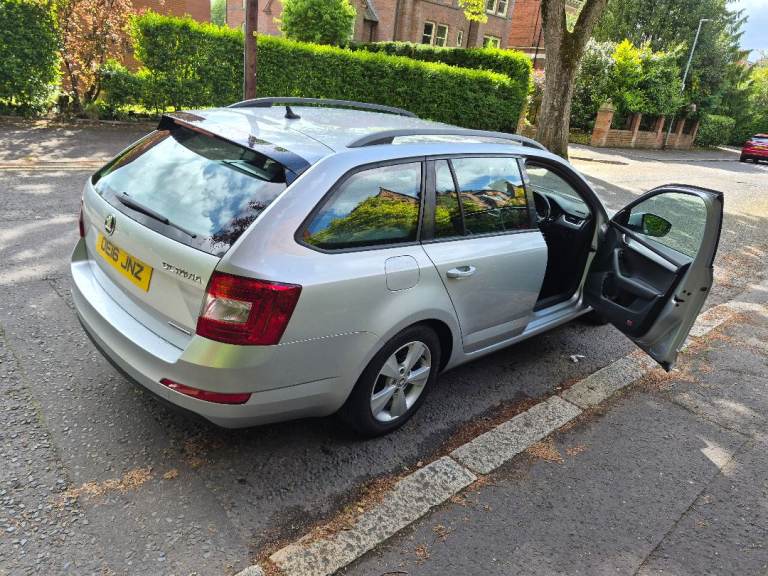 Skoda, OCTAVIA, Estate, 2016, Manual, 1598 (cc), 5 doors