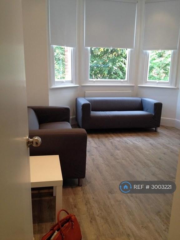 2 bedroom flat in St. Pauls Avenue, London, NW2 (2 bed) (#3003221)