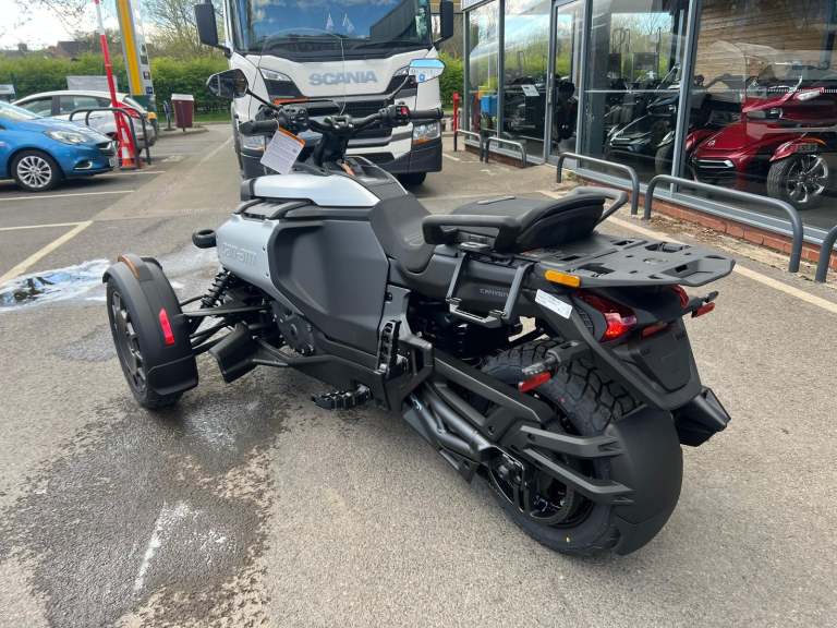 2025 Can-Am Canyon 1330cc 6 speed semi automatic Spyder trike