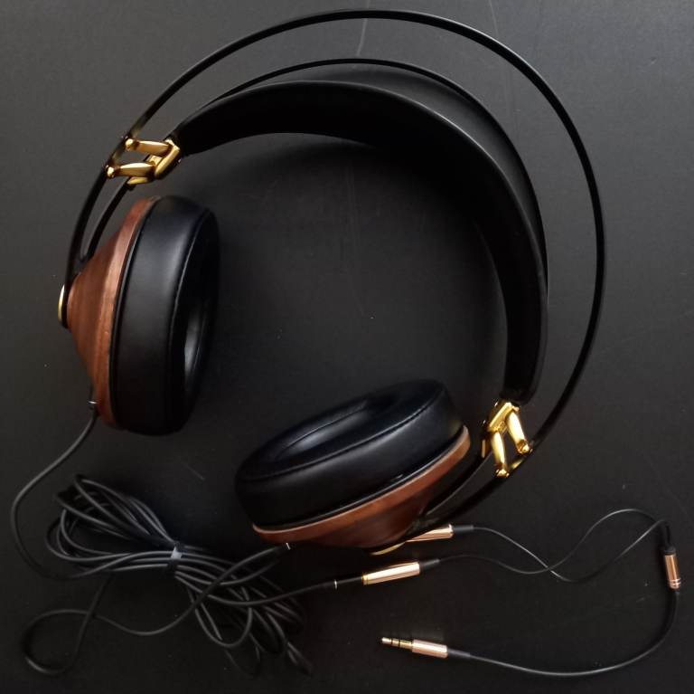MEZE 99 CLASSICS WALNUT WOOD HEADPHONES