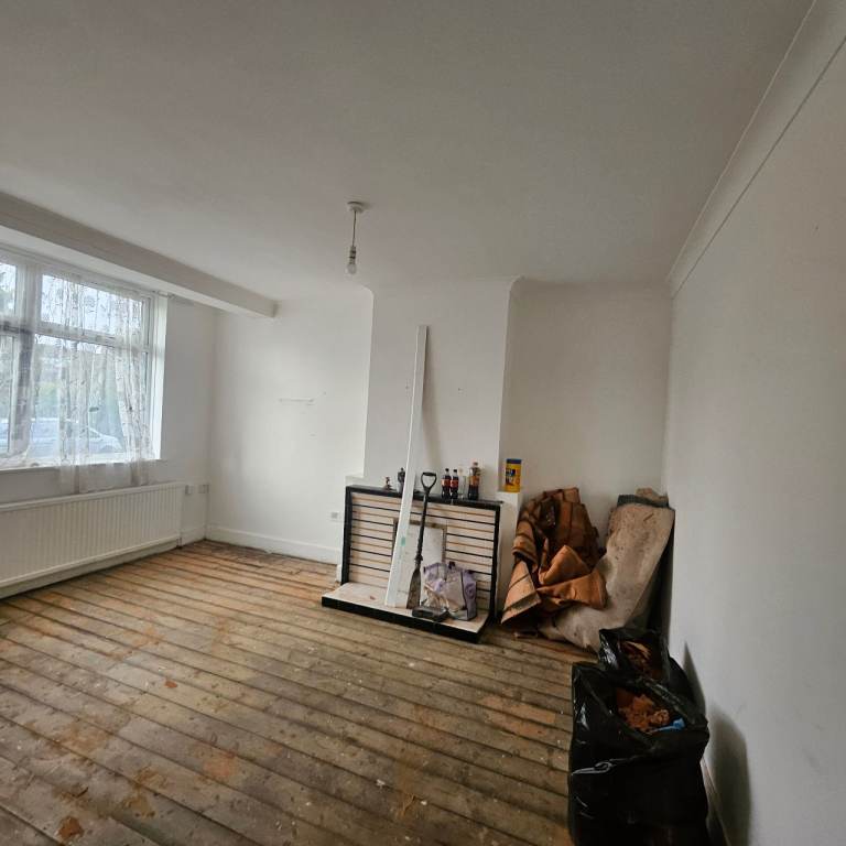 4 bedroom house to let in Ruckholt Close