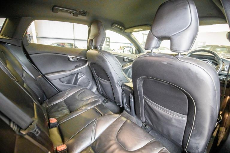 2019 Volvo V40 D2 [122] R DESIGN Edition 5dr Geartronic HATCHBACK DIESEL Automatic