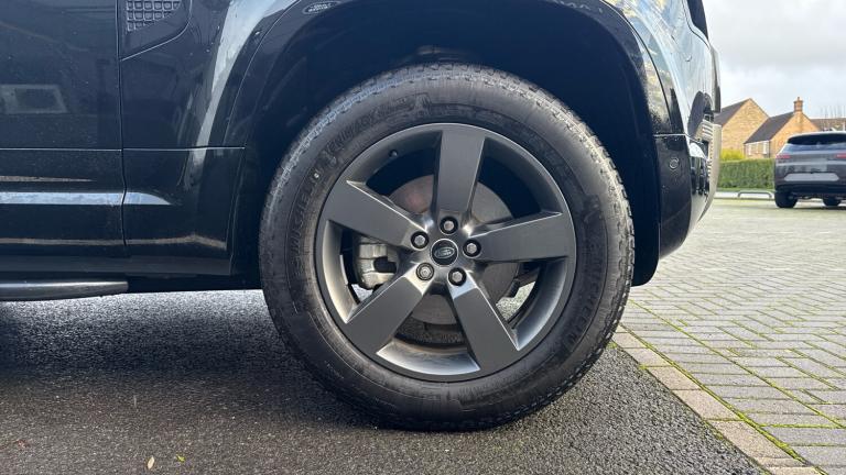 2025 Land Rover Defender 3.0 D250 X-Dynamic HSE 90 3dr Auto Diesel Estate Estate Diesel Automatic