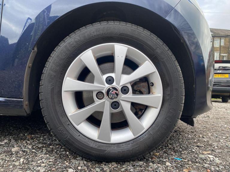 2013 Skoda Citigo 1.0 MPI GreenTech Elegance Euro 5 (s/s) 3dr HATCHBACK Petrol Manual