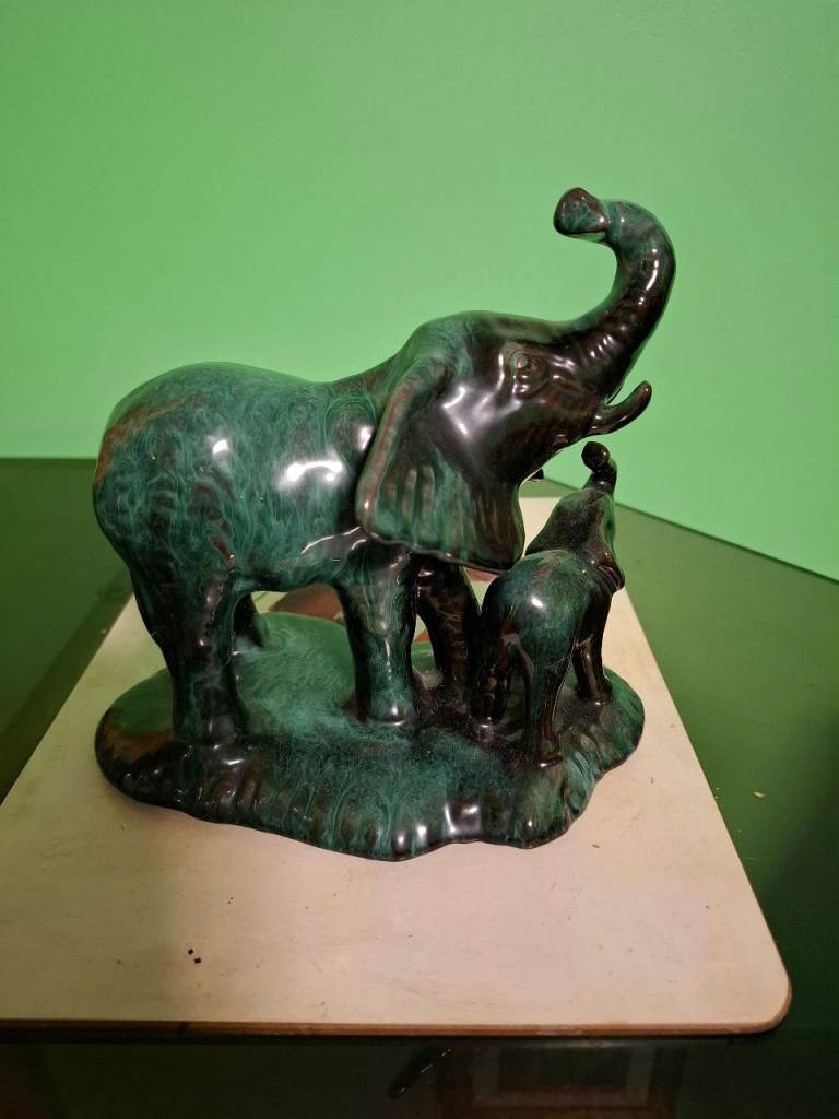 4 vintage Canadian blue  Mountain pottery elephants collectors pieces.