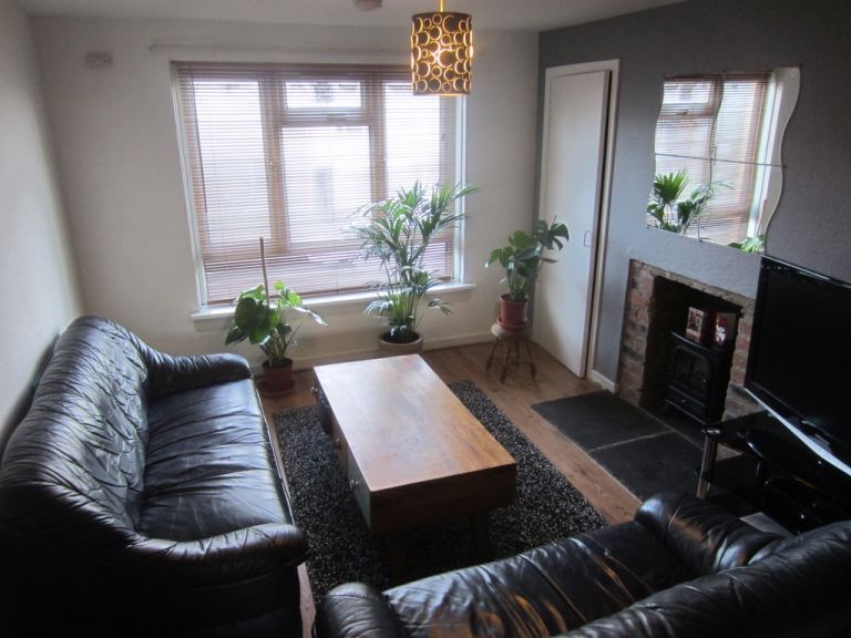 1 bedroom cottage apartment Murray, East Kilbride – cosy and bright, lots of storage