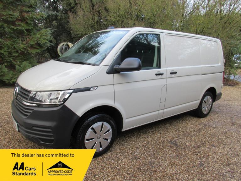 2022 Volkswagen Transporter T28 2.0 TDI STARTLINE FWD SWB L1H1 EURO 6-RARE COLOUR-ONLY 34K MILES!...