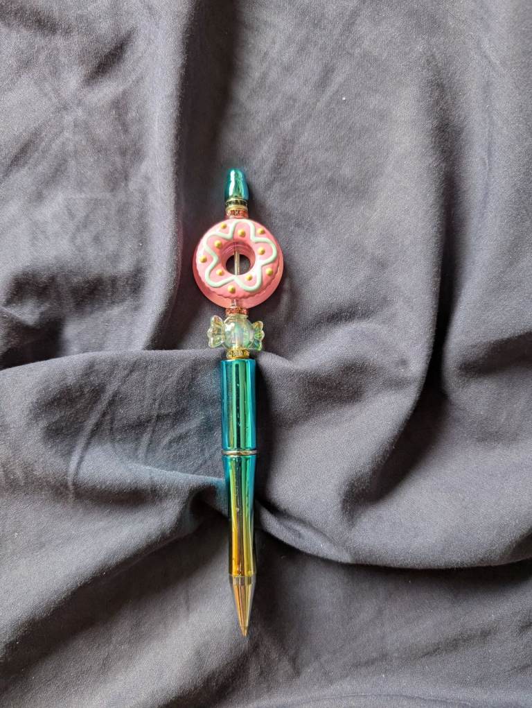 Donut pen