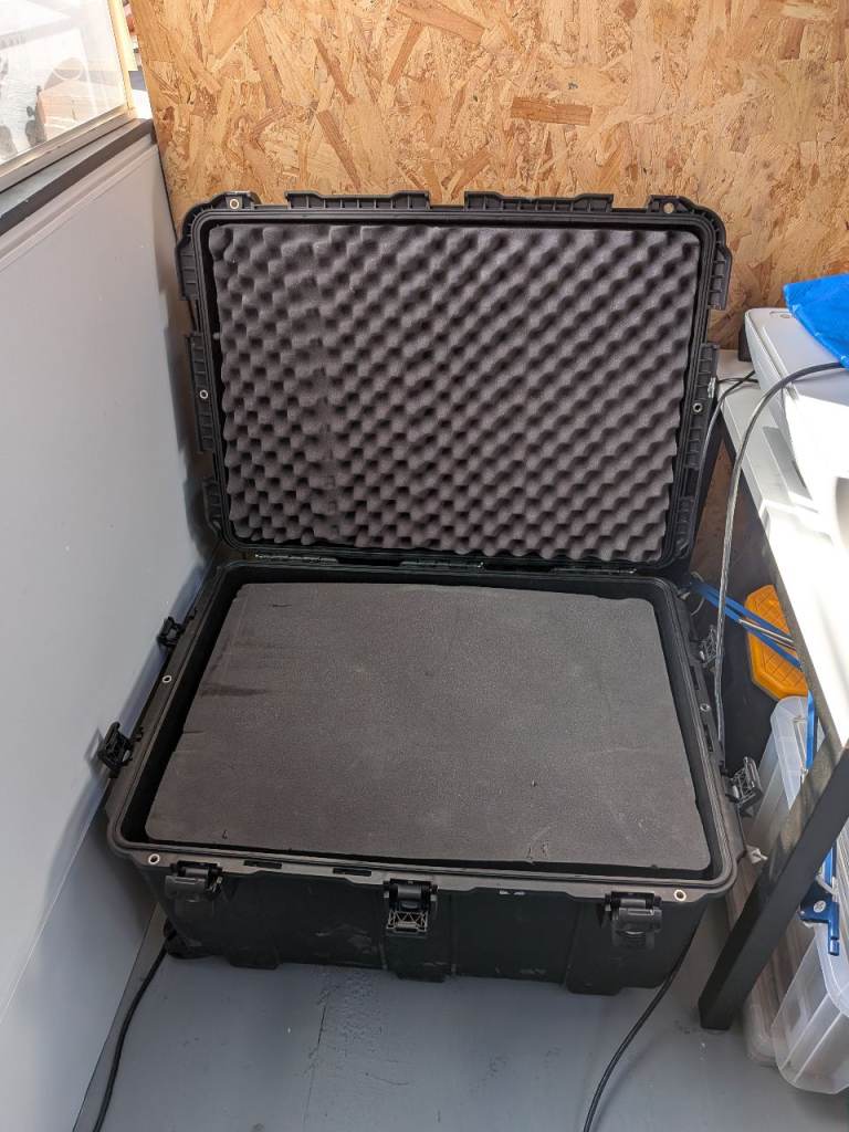 NANUK 975 Wheeled Waterproof Hard Case with Dividers – Large Gear Case