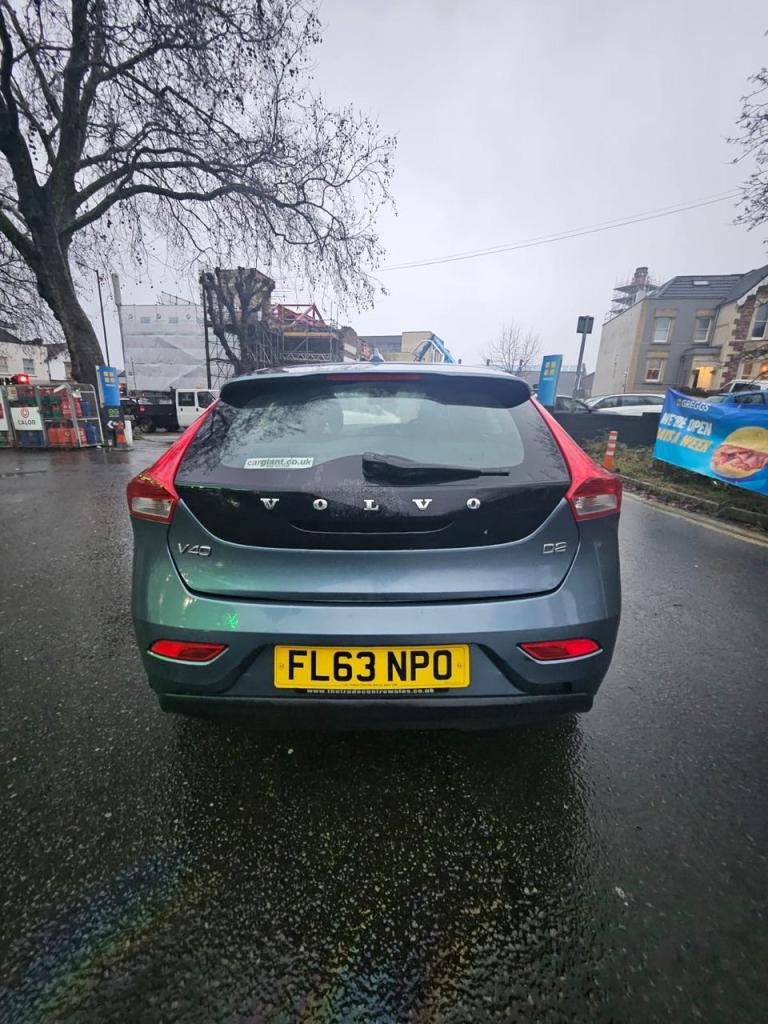 Volvo, V40, Hatchback, 2013, Manual, 1560 (cc), 5 doors