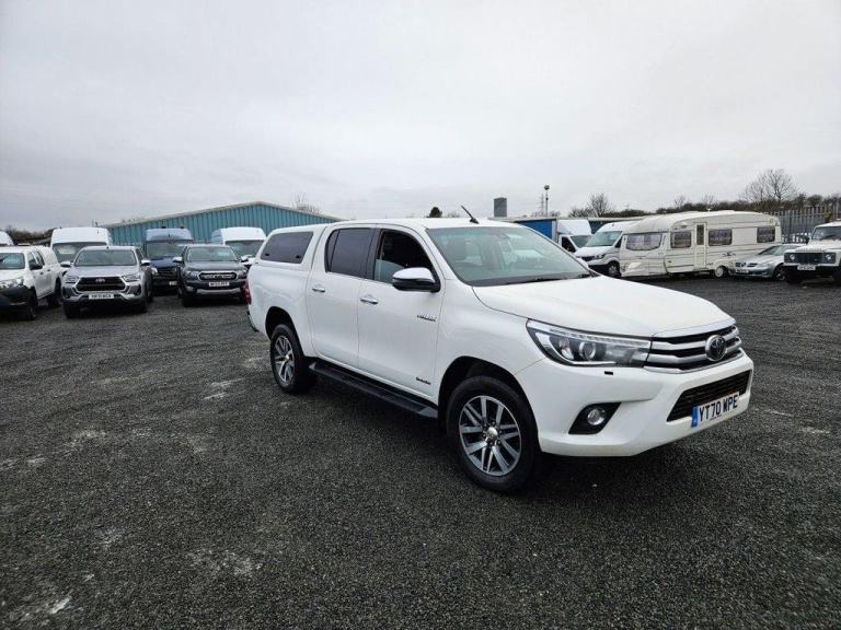 2020 ON A 70 PLATE TOYOTA HILUX 2.4 INVINCIBLE D-4D D/CAB 4X4 PICKUP ULEZ FREE 