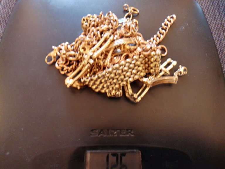 9 ct gold