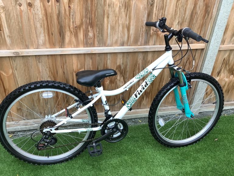 (PENDING) VIRTUALLY UNUSED GIRLS 24” WHEEL APOLLO ‘VIVID’ MOUNTAIN BIKE (L@@K!)