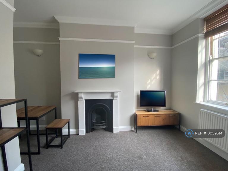2 bedroom flat in King Street, Exeter, EX1 (2 bed) (#3059614)