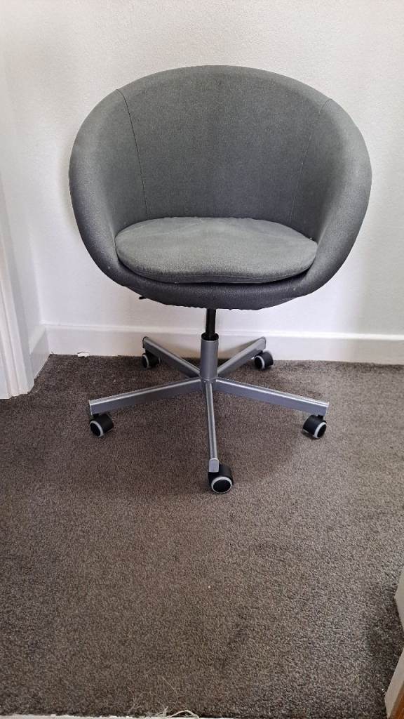 Grey IKEA SKRUVSTA chair