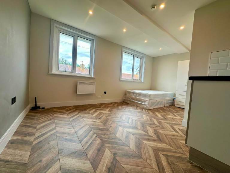 Brand new en-suite to let