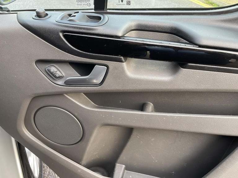 2022 Ford Transit Custom 2.0 320 EcoBlue Limited Crew Van L2 H1 Euro 6 (s/s) 5dr (6 Seat) PANEL V...
