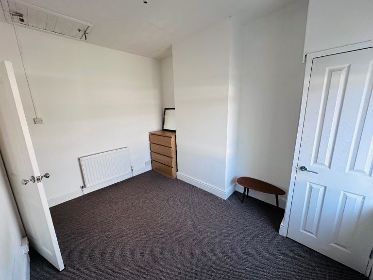 Private room for rent 