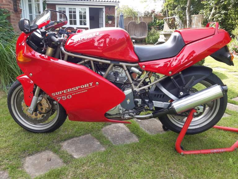 DUCATI 750 SUPERSPORT 1995