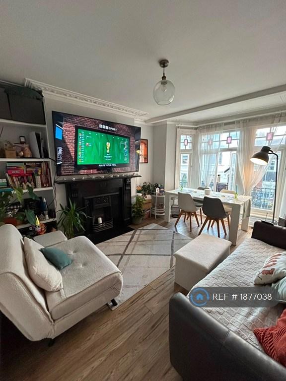 2 bedroom flat in Norroy Road, London, SW15 (2 bed) (#1877038)