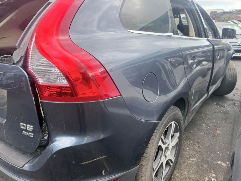 Breaking spare parts volvo xc60