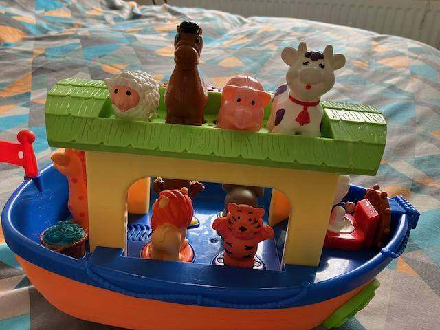 Noah's Ark shape sorter EXCELLENT CONDITION