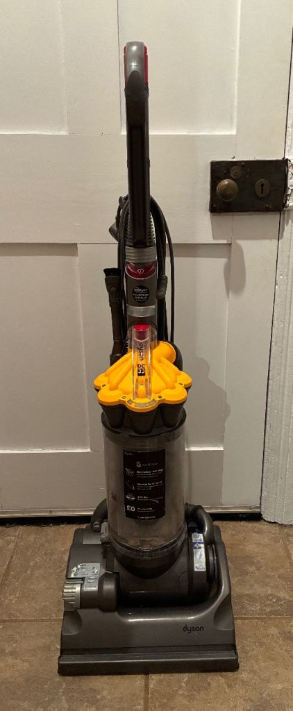 Dyson DC33 upright vacuum cleaner 
