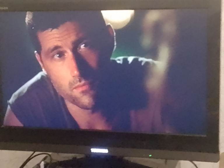 image for 32 inch TV 