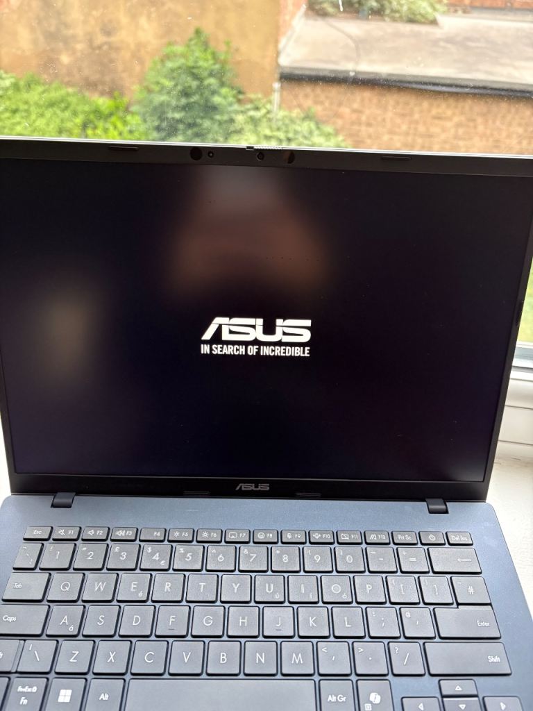 ASUS Vivobook  X1407Q