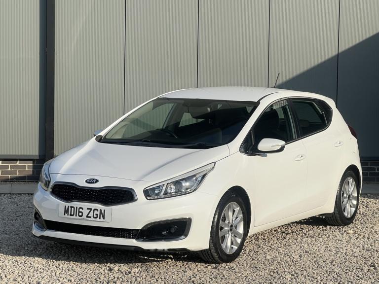 KIA CEED 1.6 GDi 2 White Manual Petrol 2016