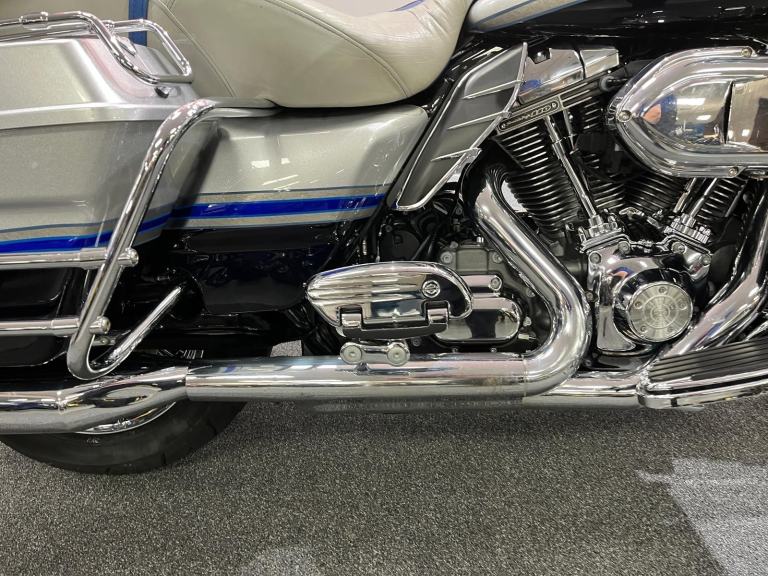 Harley-Davidson FLHTCUSE Electra Glide 1800, 2009