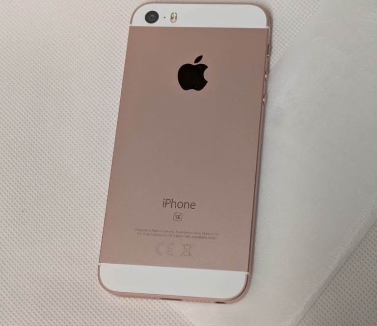 Unlocked iPhone SE 1st Gen 32gb cheap phone for work, business, personal use 