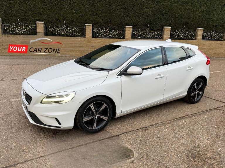 2016 Volvo V40 2.0 T2 R-design Hatchback HATCHBACK Petrol Manual