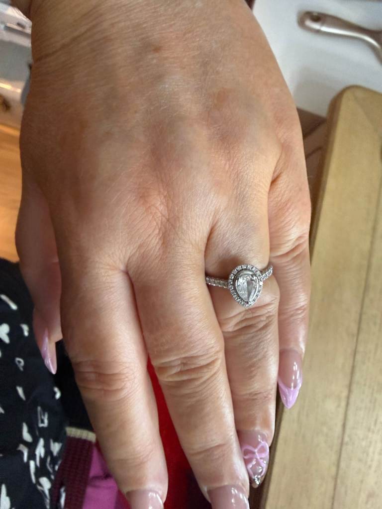 Platinum Diamond Ring – Lunn’s Portfolio Range