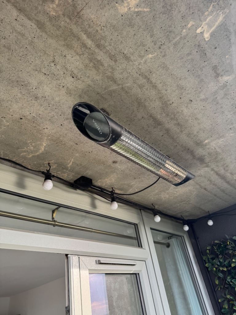 Veito Black Electric Heater Patio/Garden – Good Condition