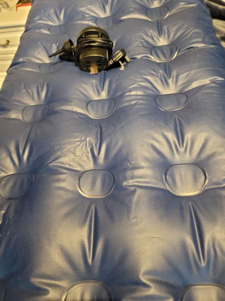Single air bed,sleeping bag,air pump