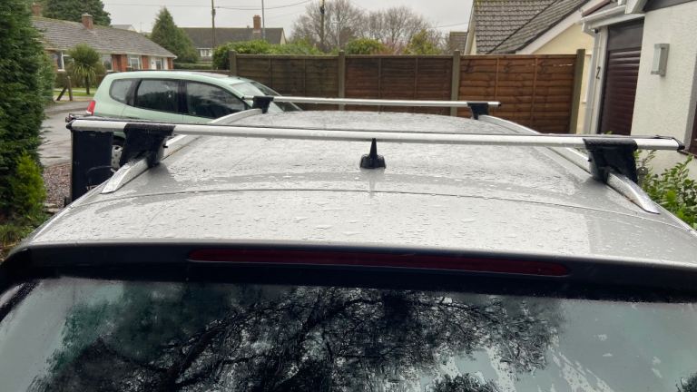 Roof rack bars for flush mounted rails - eg VW Passat