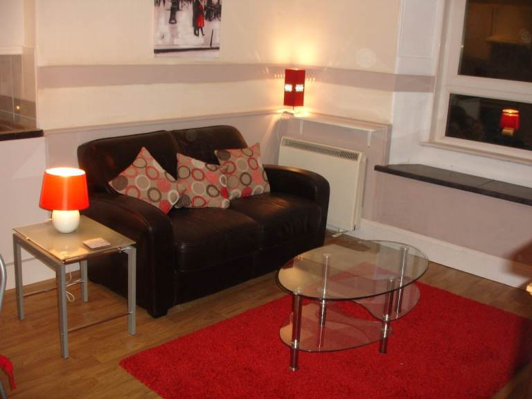 ONE BEDROOM FLAT WITH STUDY BOXROOM EH8
