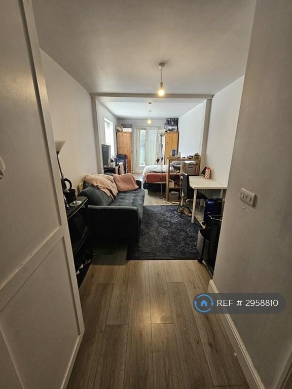 1 bedroom in Parkland Road, London, N22 (#2958810)