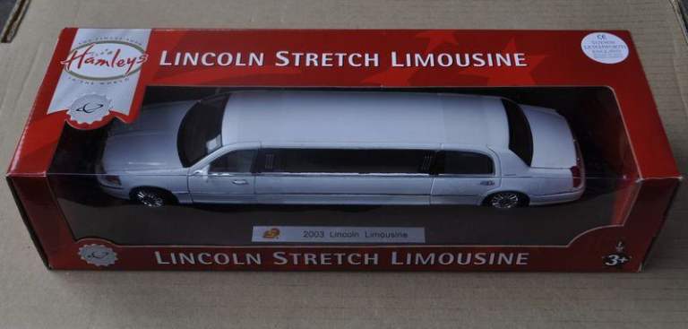 Hamleys 2003 Lincoln stretch Limousine