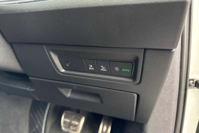 2018 Volkswagen Touareg 3.0 V6 TDI 4Motion R-Line Ã¢Â­Â14 way power adjustment, Innovation cockp...