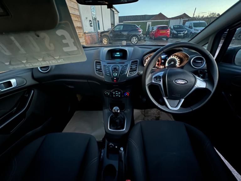 2013 Ford Fiesta 1.25 Style 3dr HATCHBACK Petrol Manual