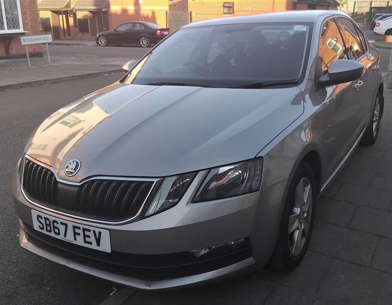 Skoda, OCTAVIA, Hatchback, 2017, Semi-Auto, 1598 (cc), 5 doors