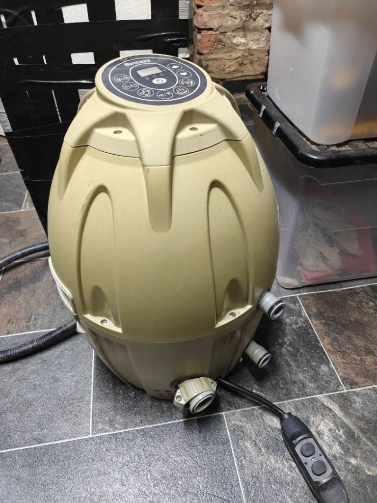 REDUCED! Best way Lay-Z-Spa Heater and pump